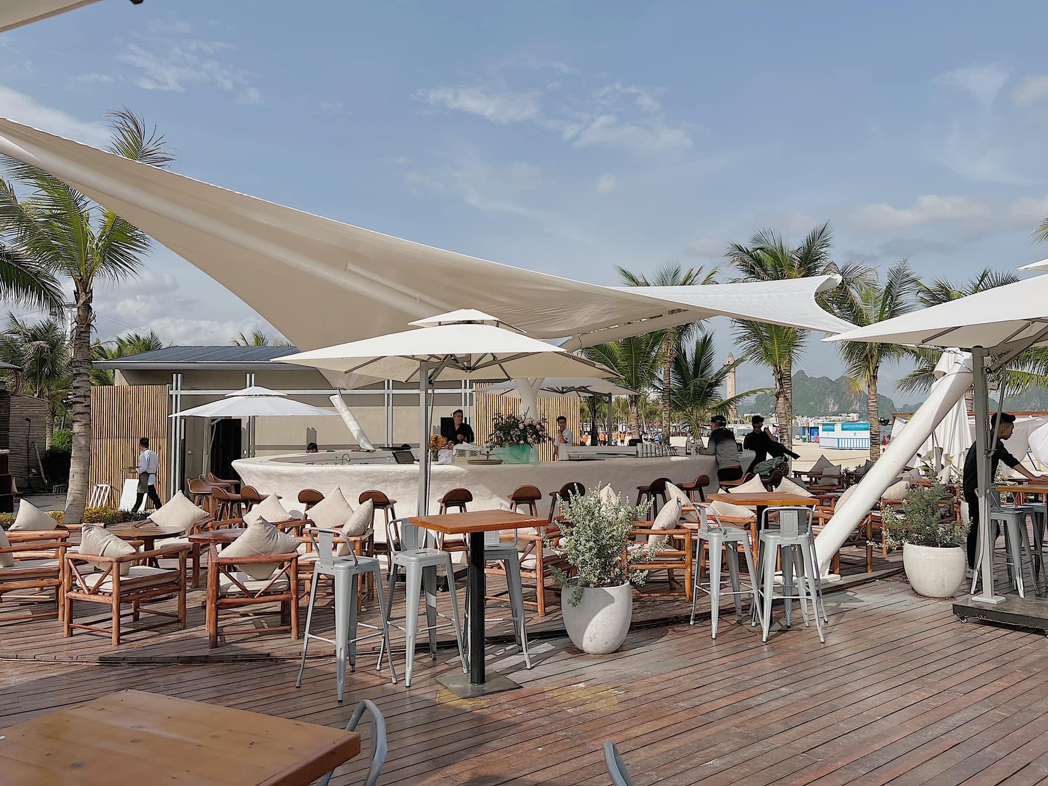 Chill Beach Bar - Hạ Long