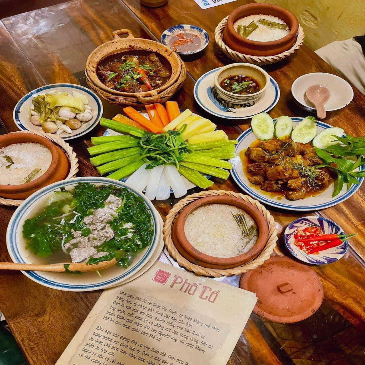 Cơm niêu Phố Cổ