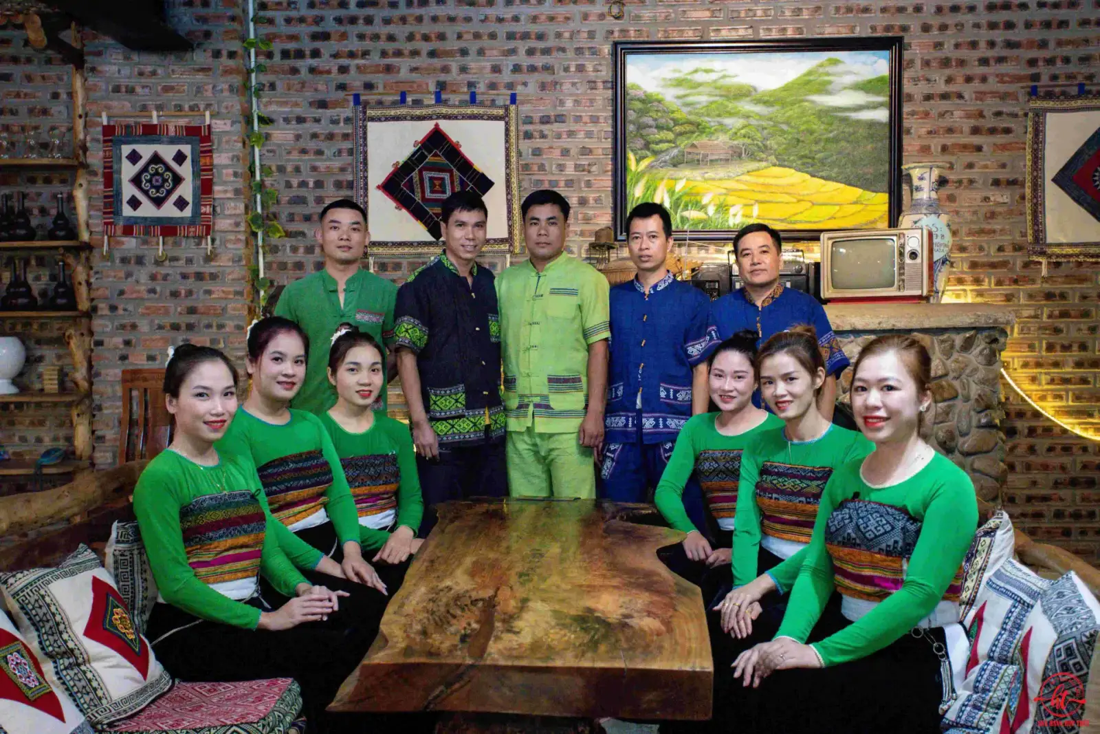Nhà Hàng Hợp Thủy Mai Châu
