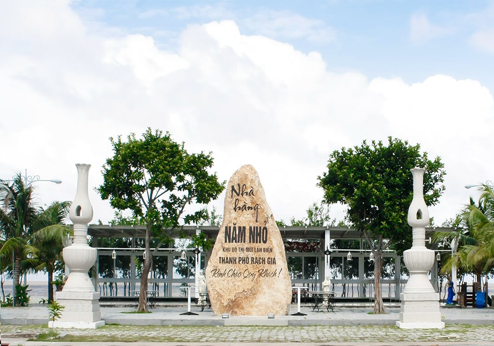 Nhà Hàng Năm Nhỏ