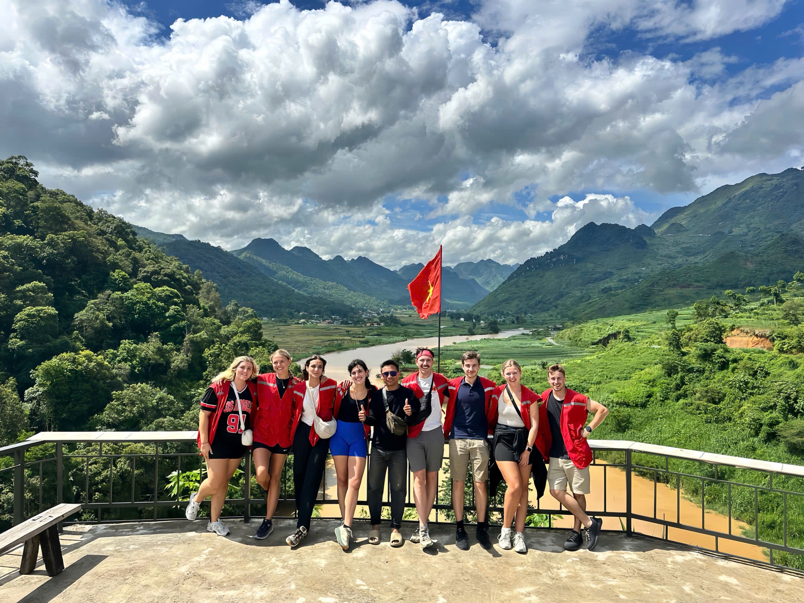 Rabbit Hostel – Ha Giang Loop Tours & Motorbike Rental