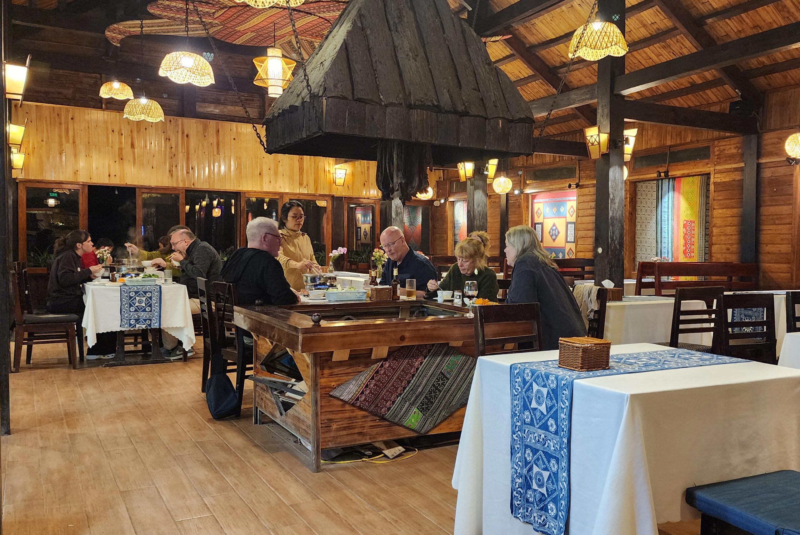Sapa Rosemary Restaurant & Café - Nhà hàng Cây Hương Thảo