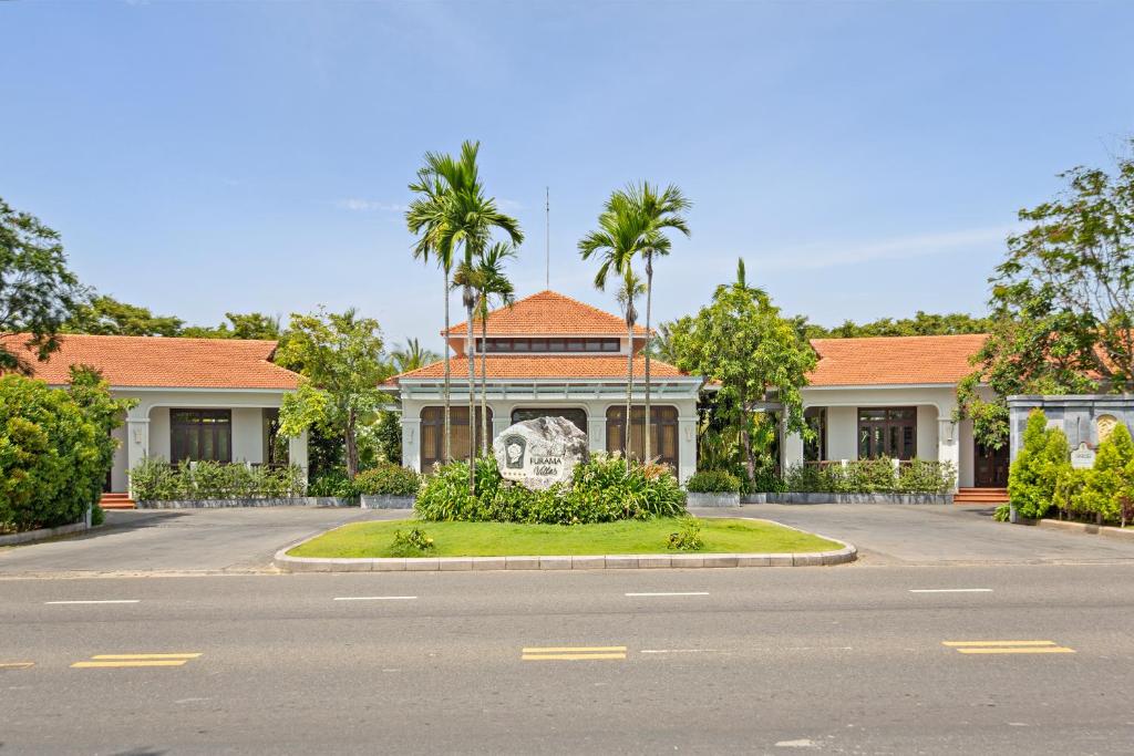 Abogo Resort Villa BeachFront City Center DaNang