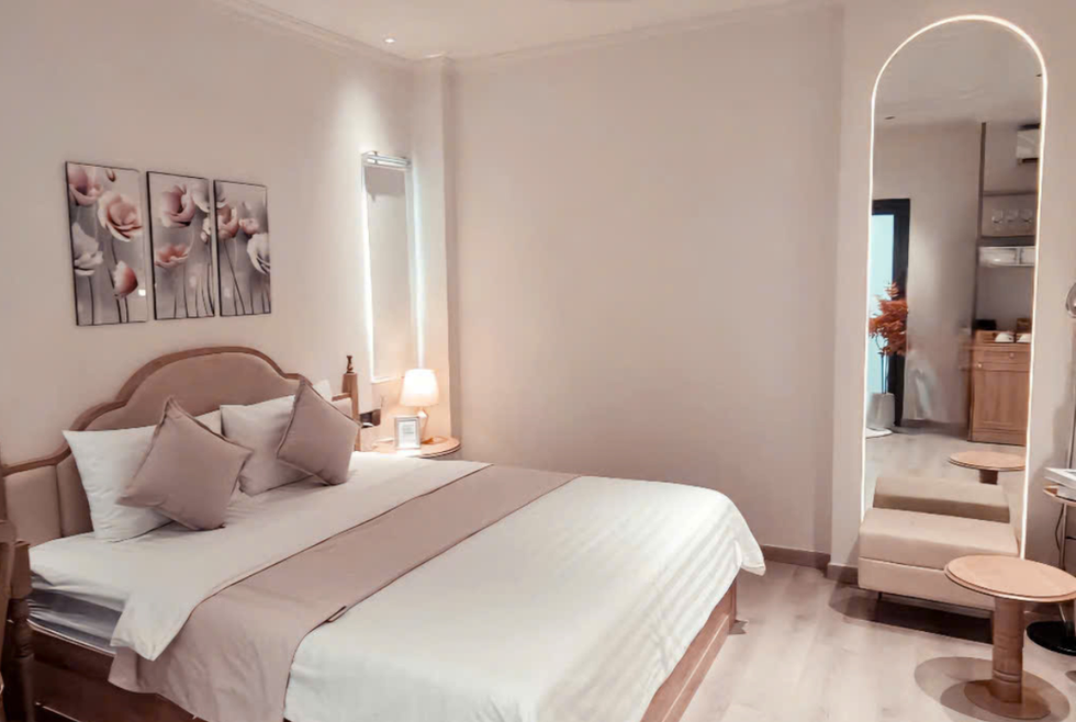 Adachi Hotel Kênh Tân Hóa 4