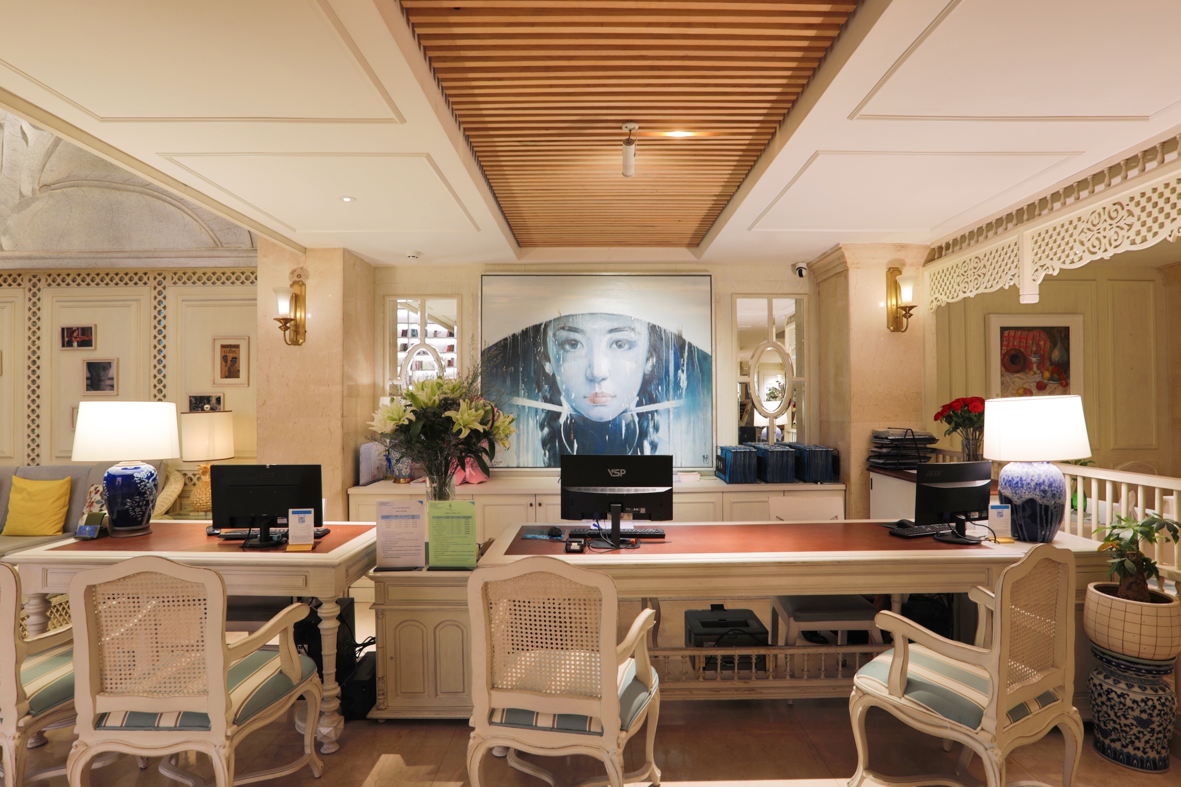 Au Lac Charner Hotel 2