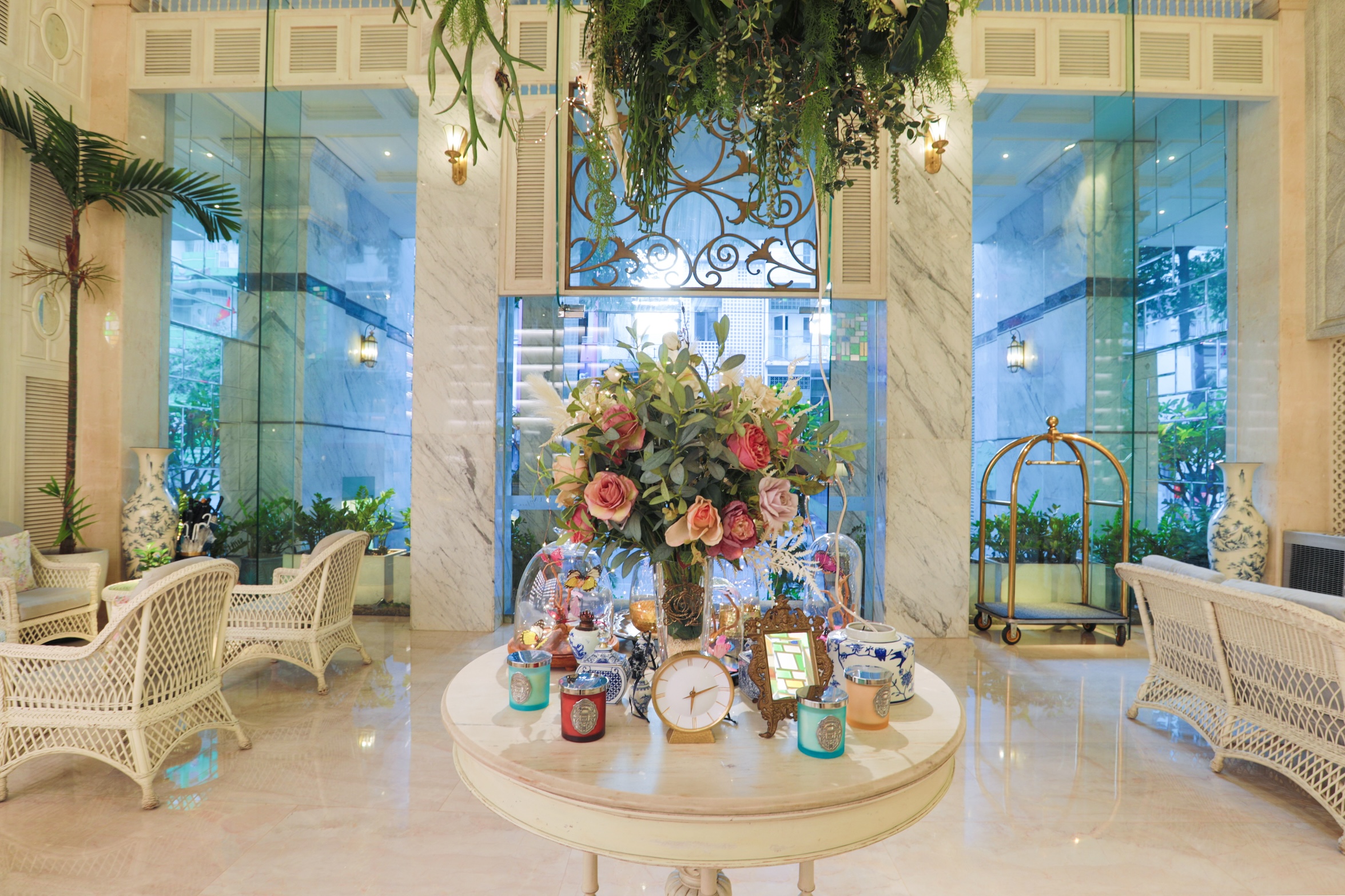 Au Lac Charner Hotel 4
