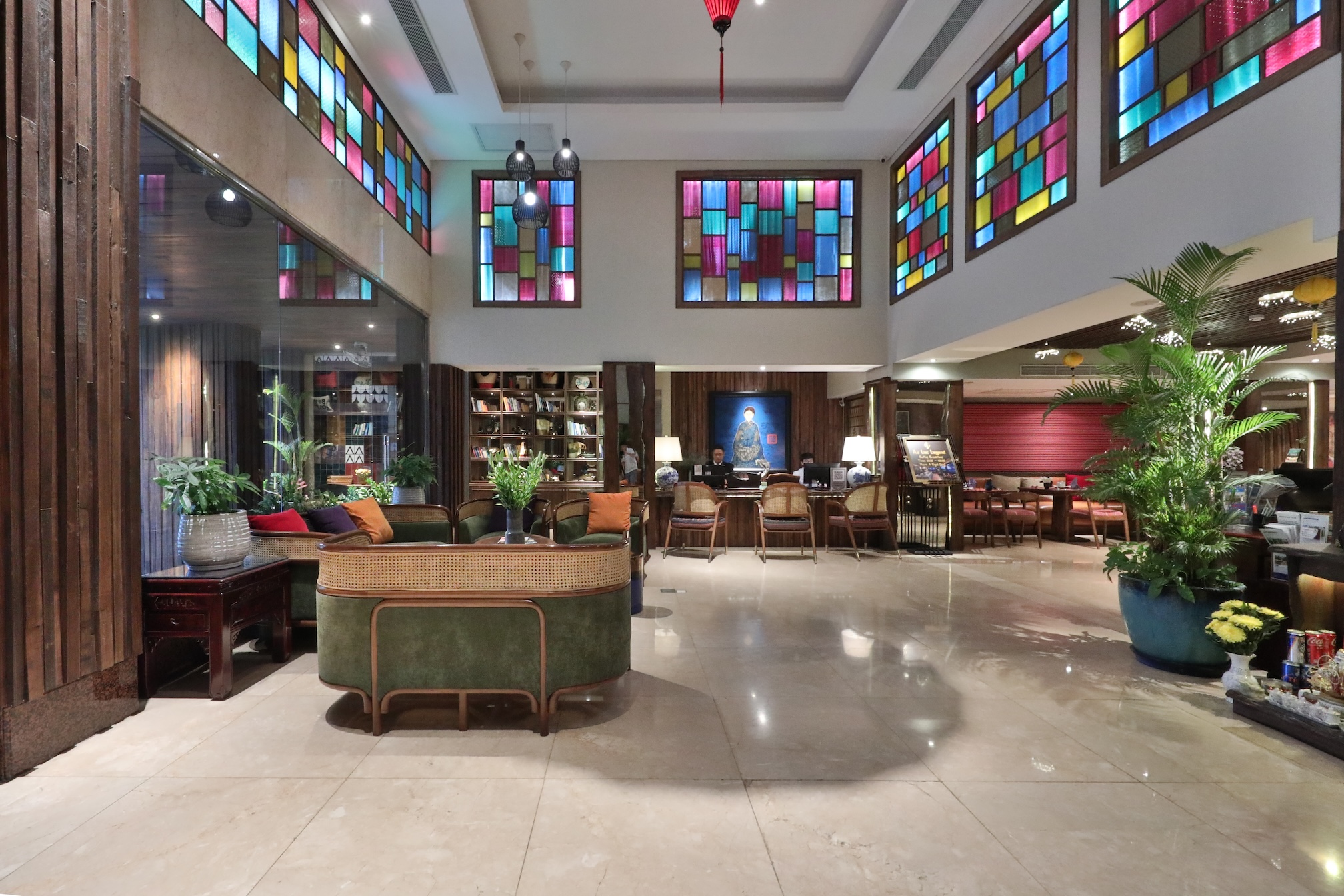 AU LAC LEGEND HOTEL