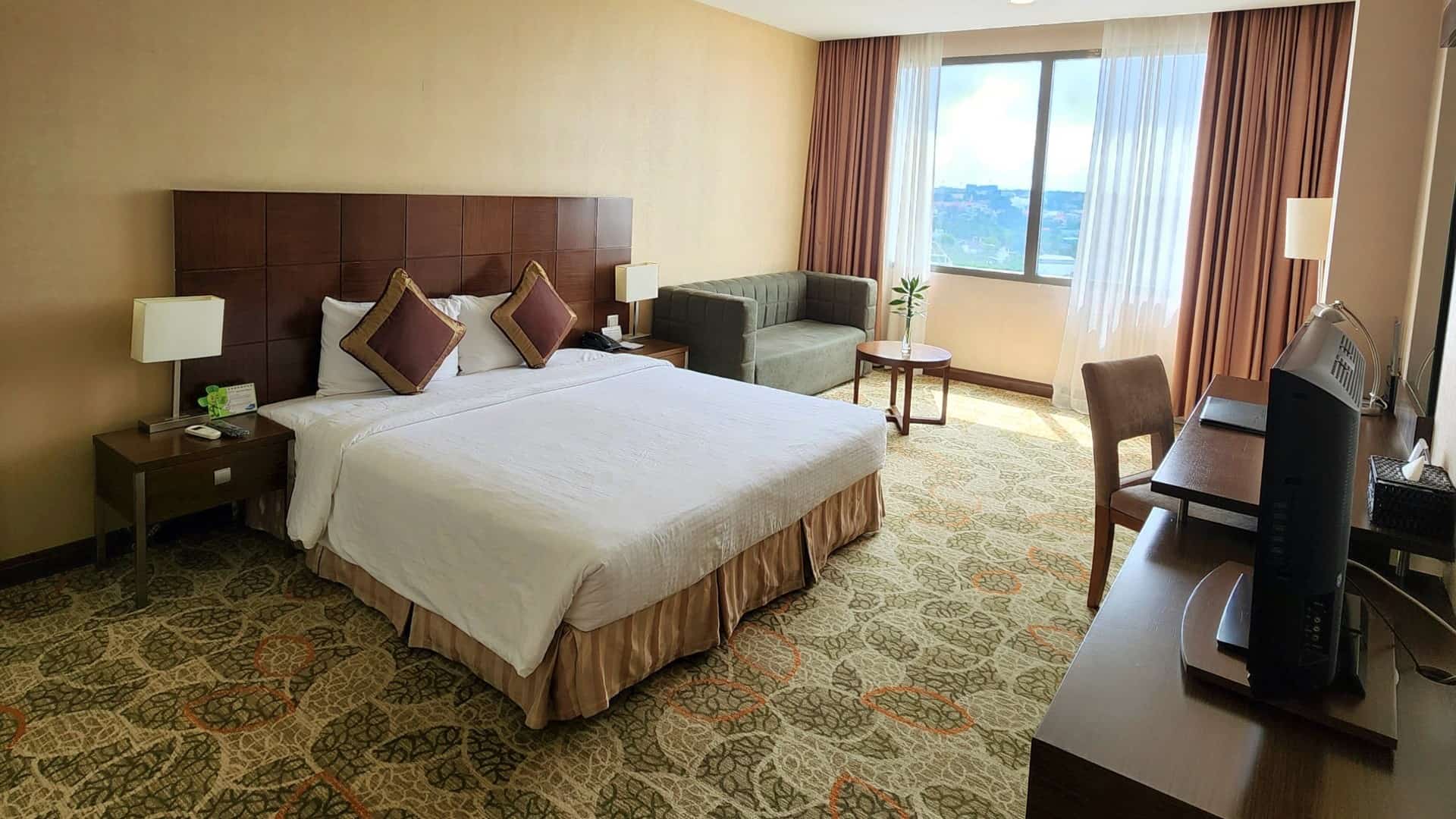 Aurora Hotel Plaza 2