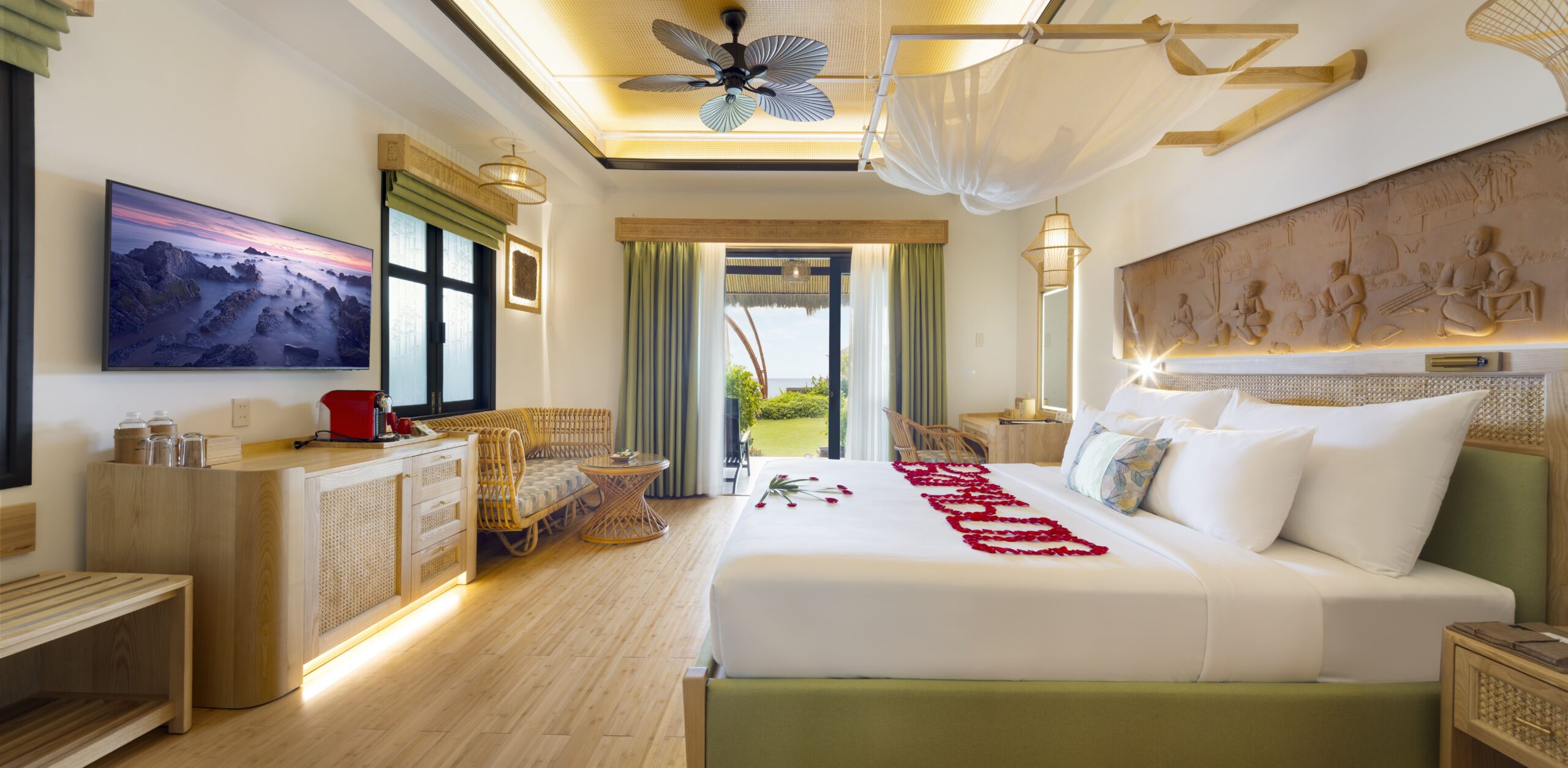 Bamboo Village Beach Resort & Spa 4
