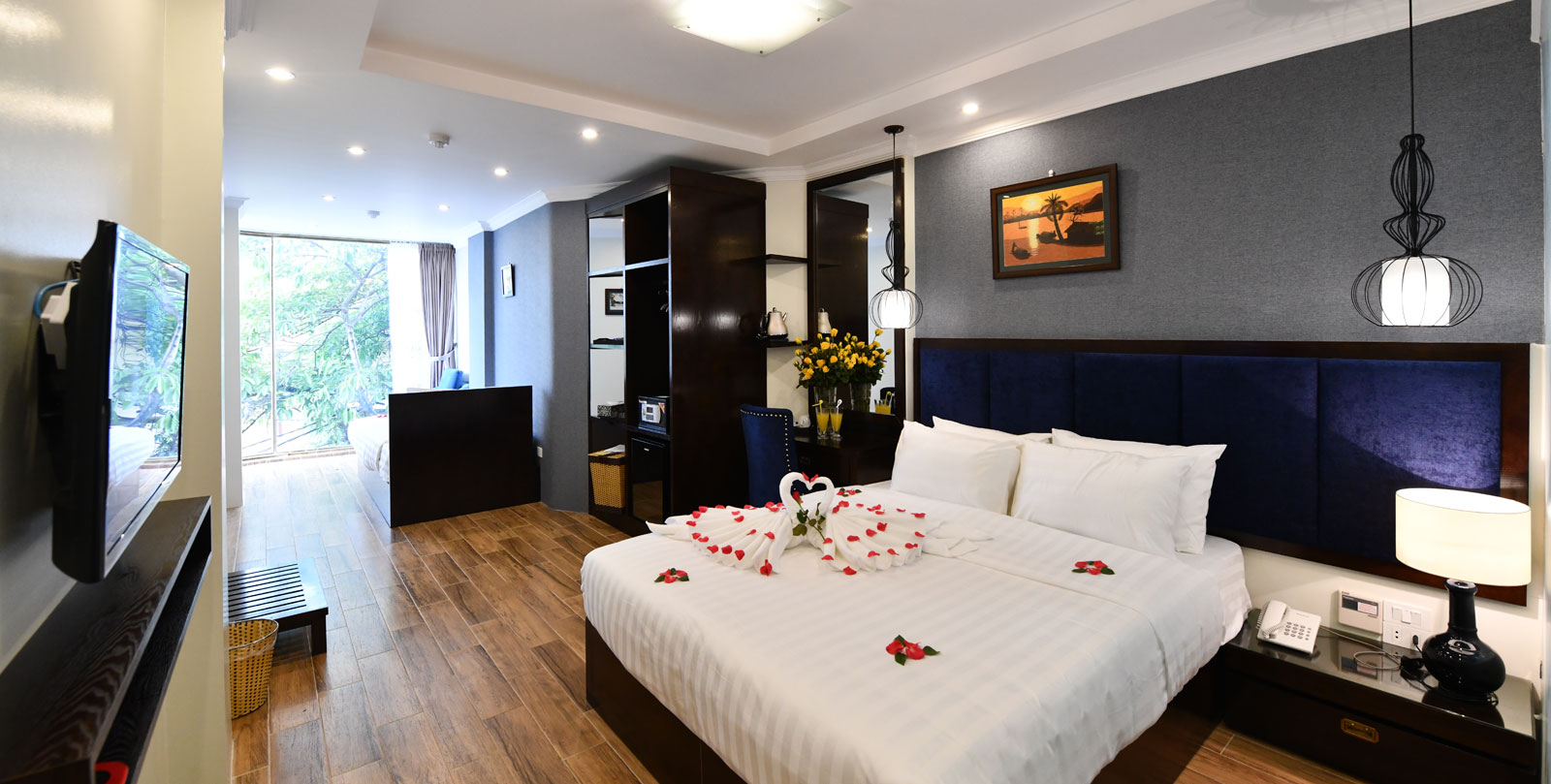 Bella Rosa Trendy Hotel