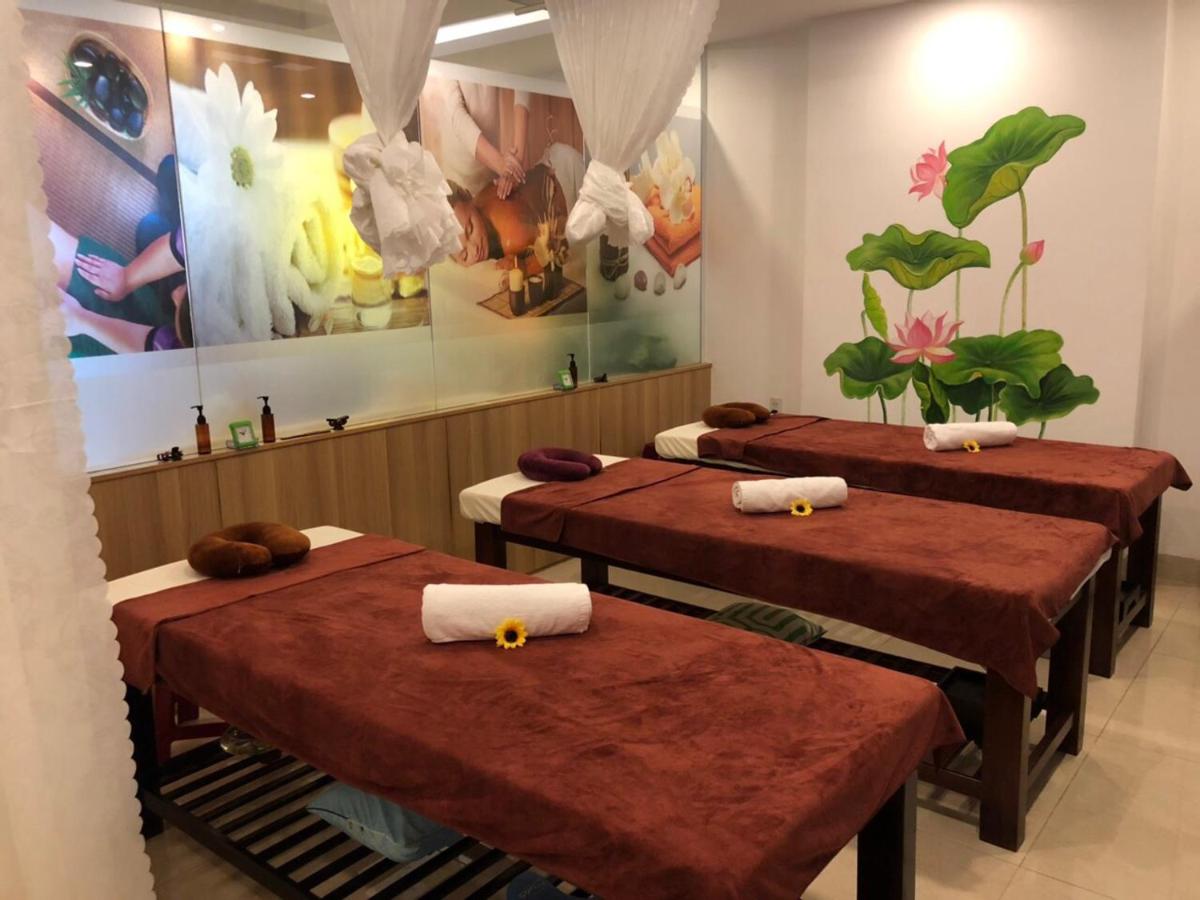 Bliss Luxury Hotel & Spa Da Nang 4