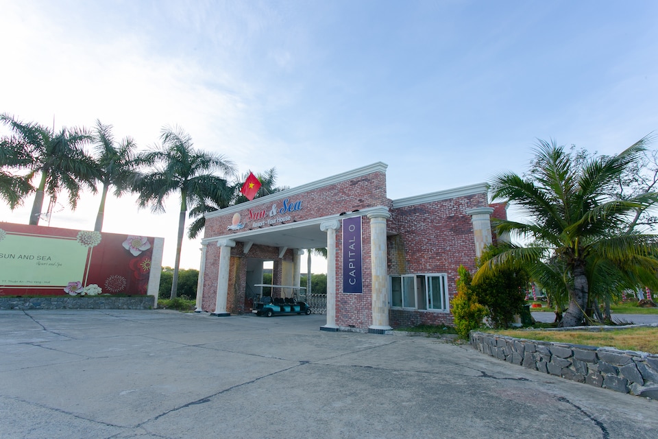 Capital O 1078 Sun & Sea Resort Hue 2