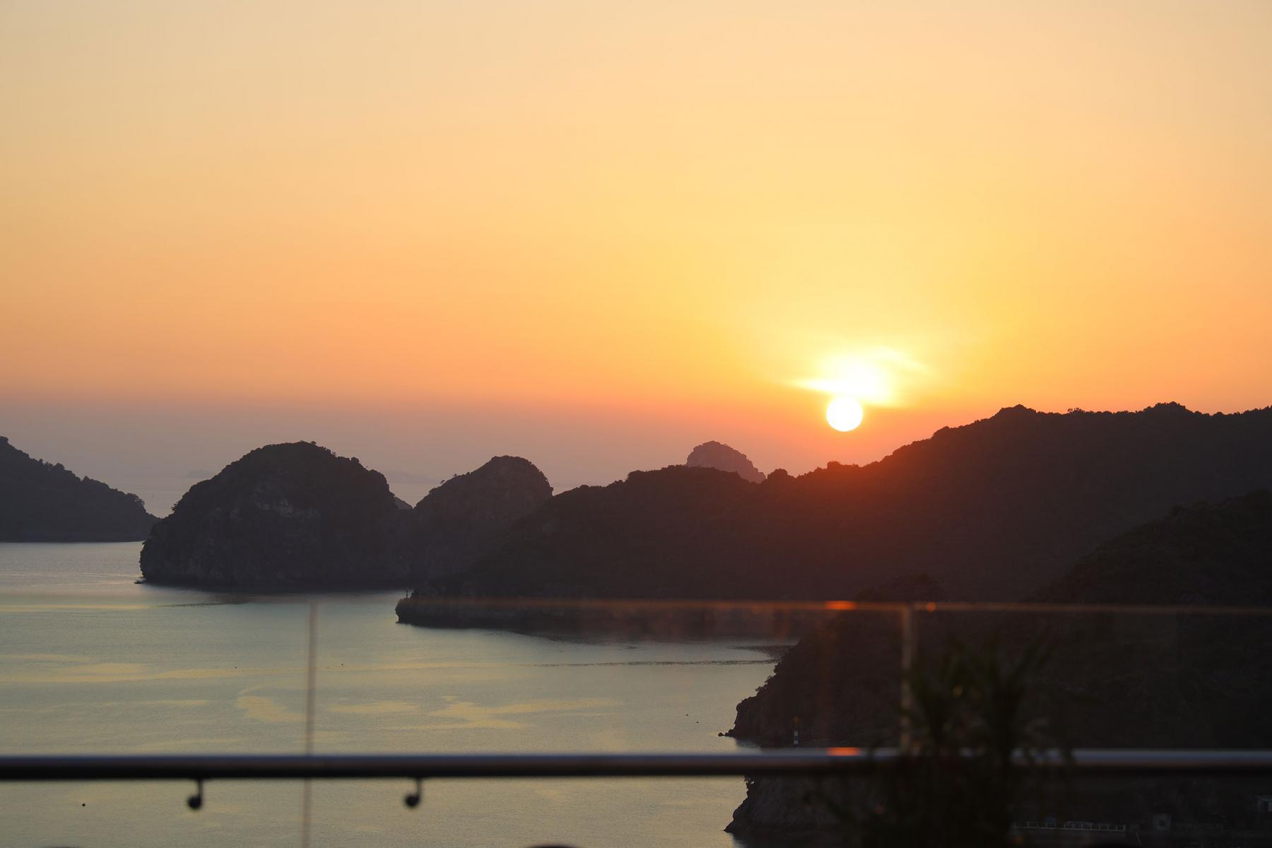 CATBA PARADISE HOTEL - SKY BAR & MASSAGE 3