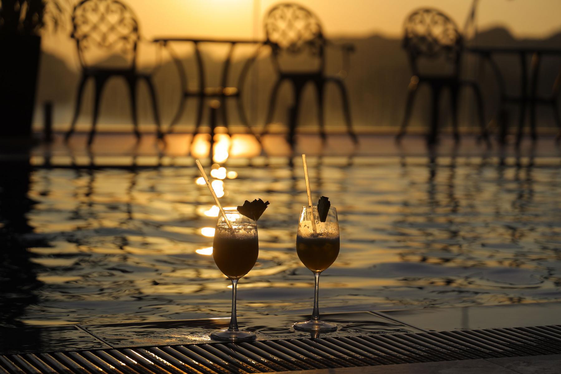 CATBA PARADISE HOTEL - SKY BAR & MASSAGE 4