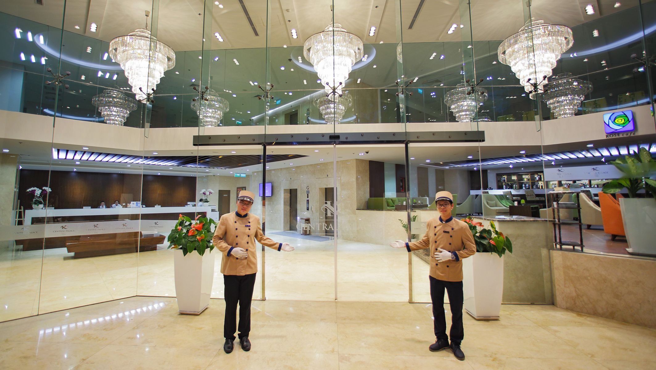 Central Palace Hotel 5