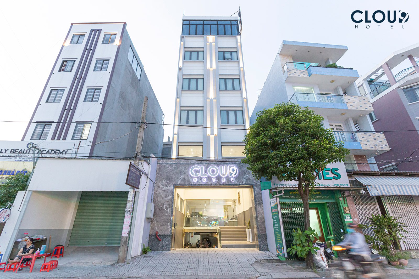 Cloud9 Premium Hotel Street 21 3