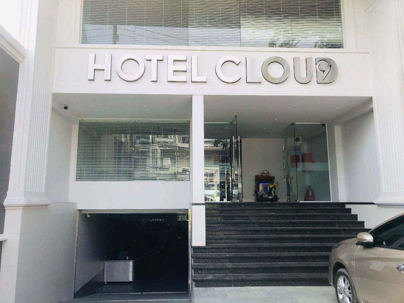 Cloud9 Premium Hotel Street 21 5