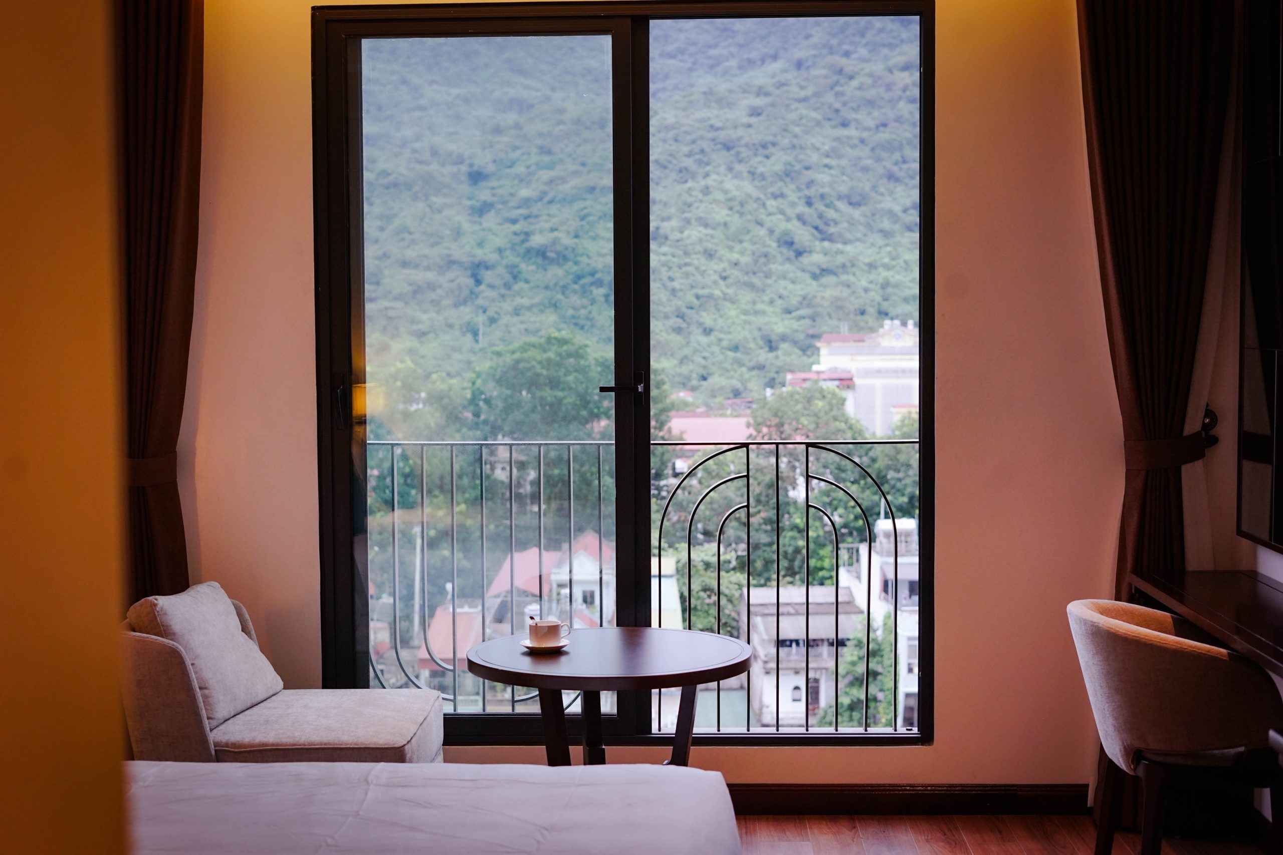 De La Mont Hotel 3