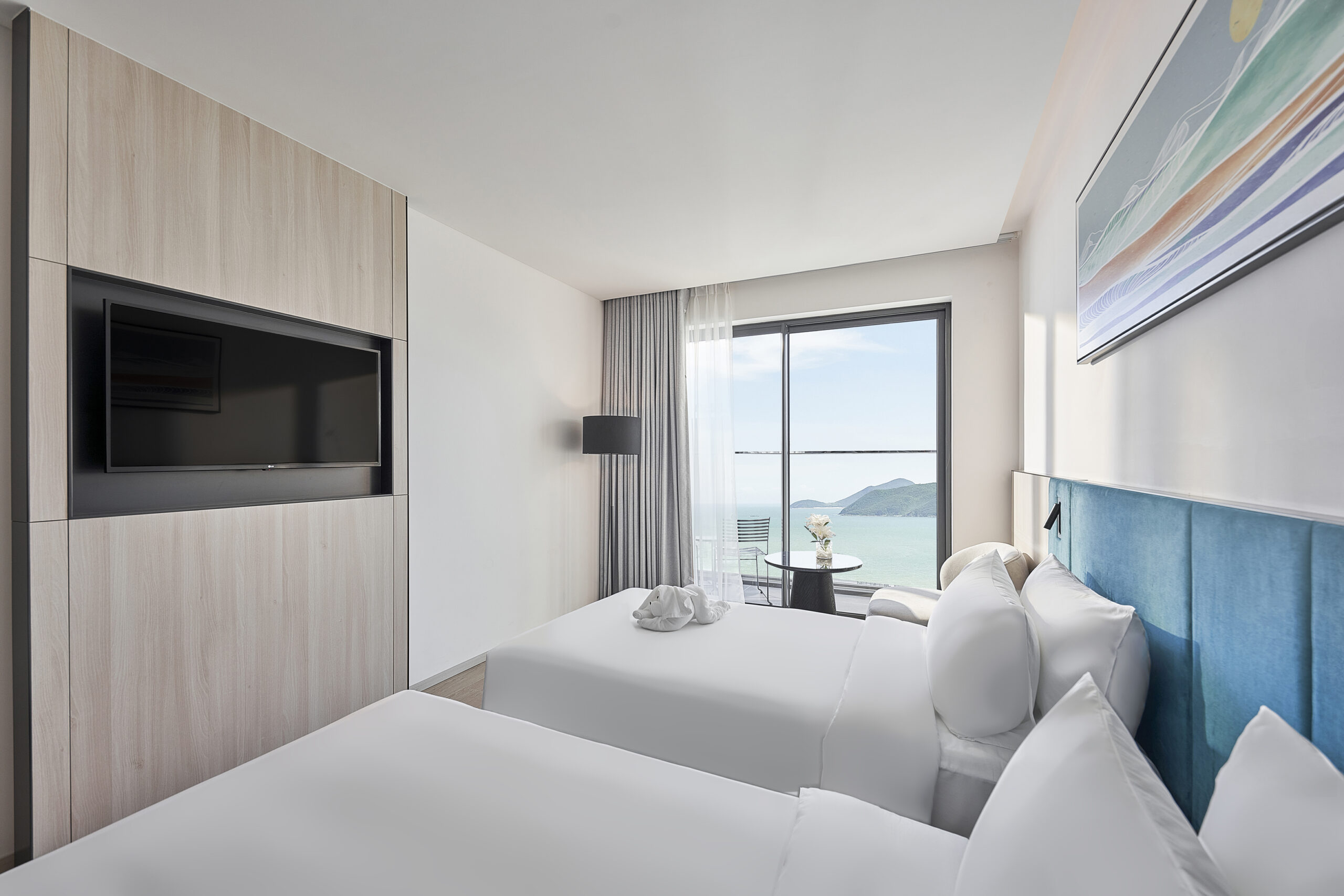 December Hotel 3