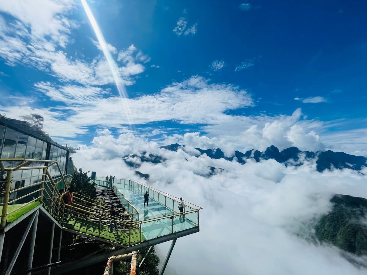 Dragon Cloud Glass Bridge Hotel 3