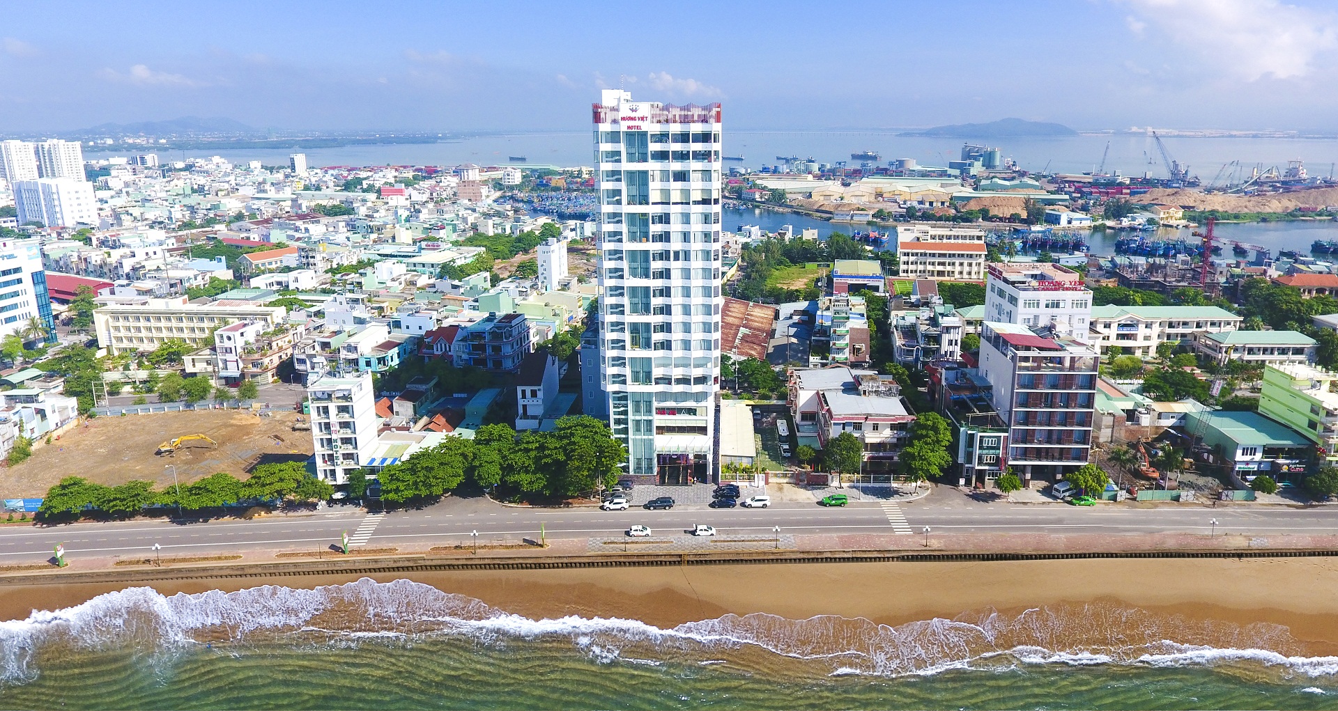 Huong Viet Hotel Quy Nhon - Beachfront