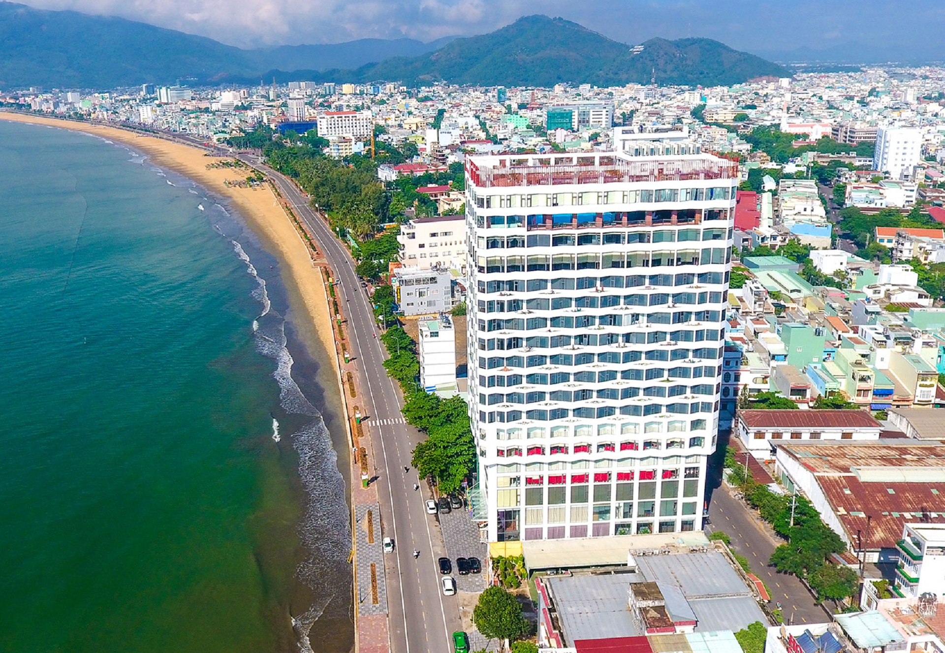 Huong Viet Hotel Quy Nhon - Beachfront 3