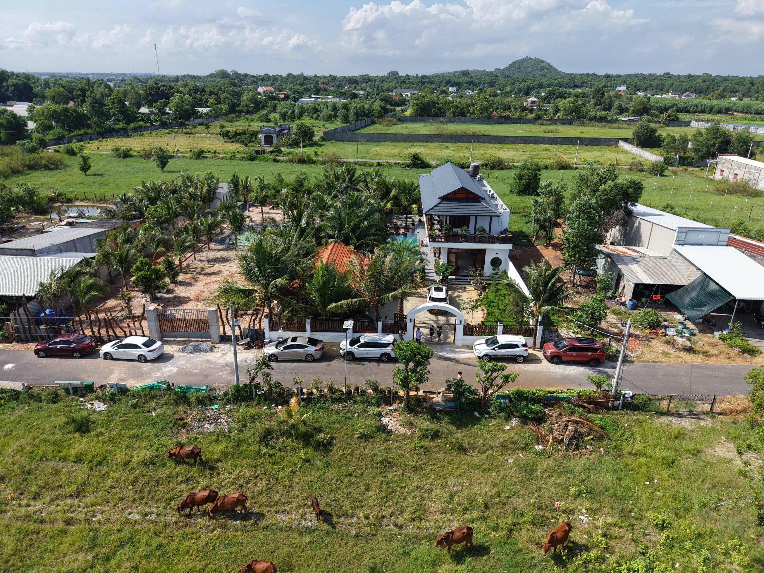 KHOA HOMESTAY - HỒ TRÀM 2