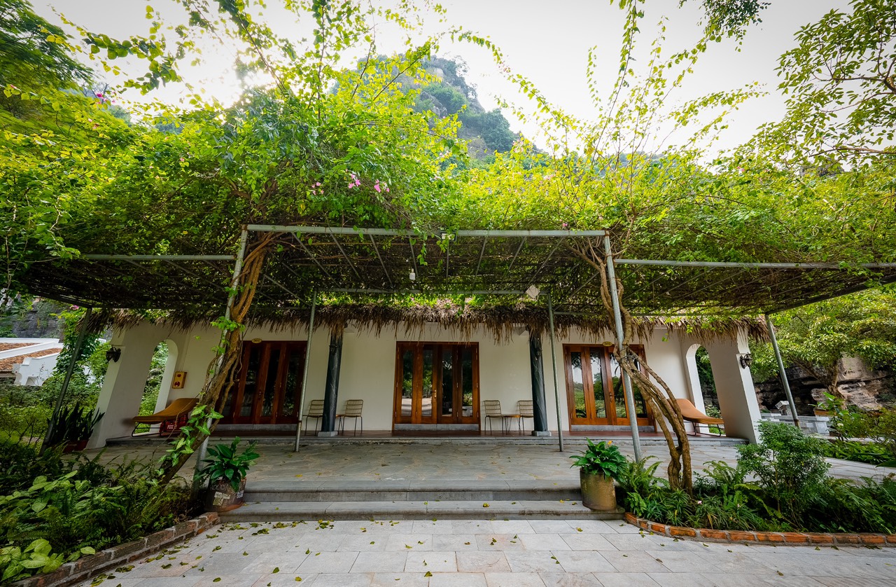 Khu du lịch Hang Múa
