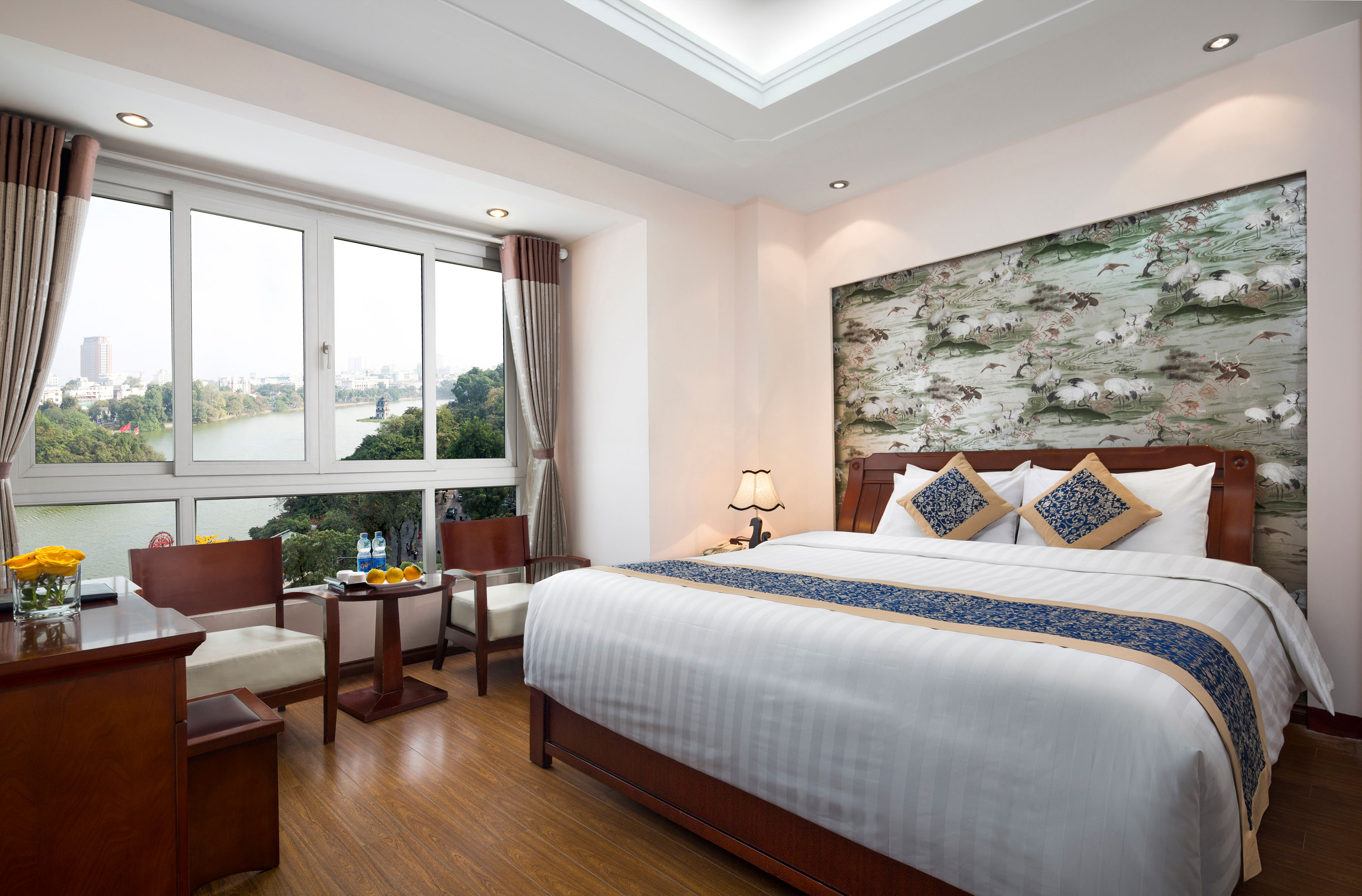 Lakeside Palace Hotel 4