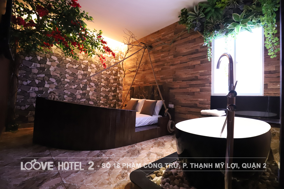 LOOVE HOTEL 5 5