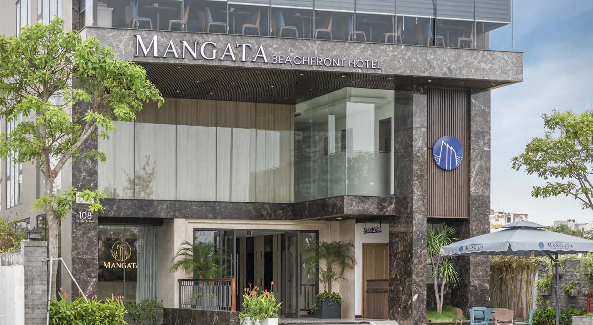 Mangata Beachfront Hotel 4