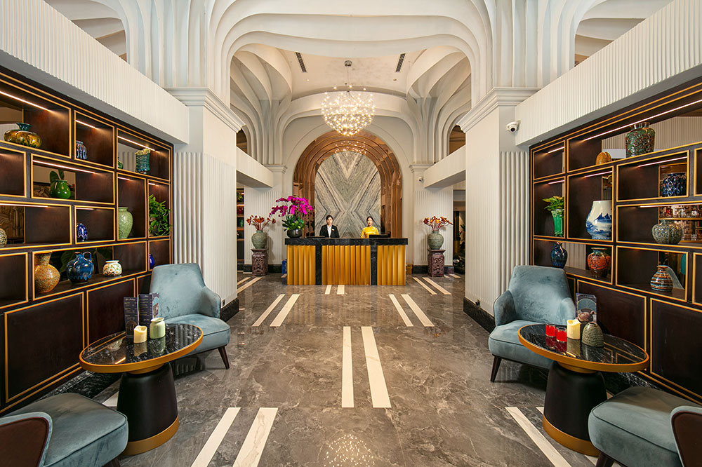 MAY DE VILLE Crown Hotel 5
