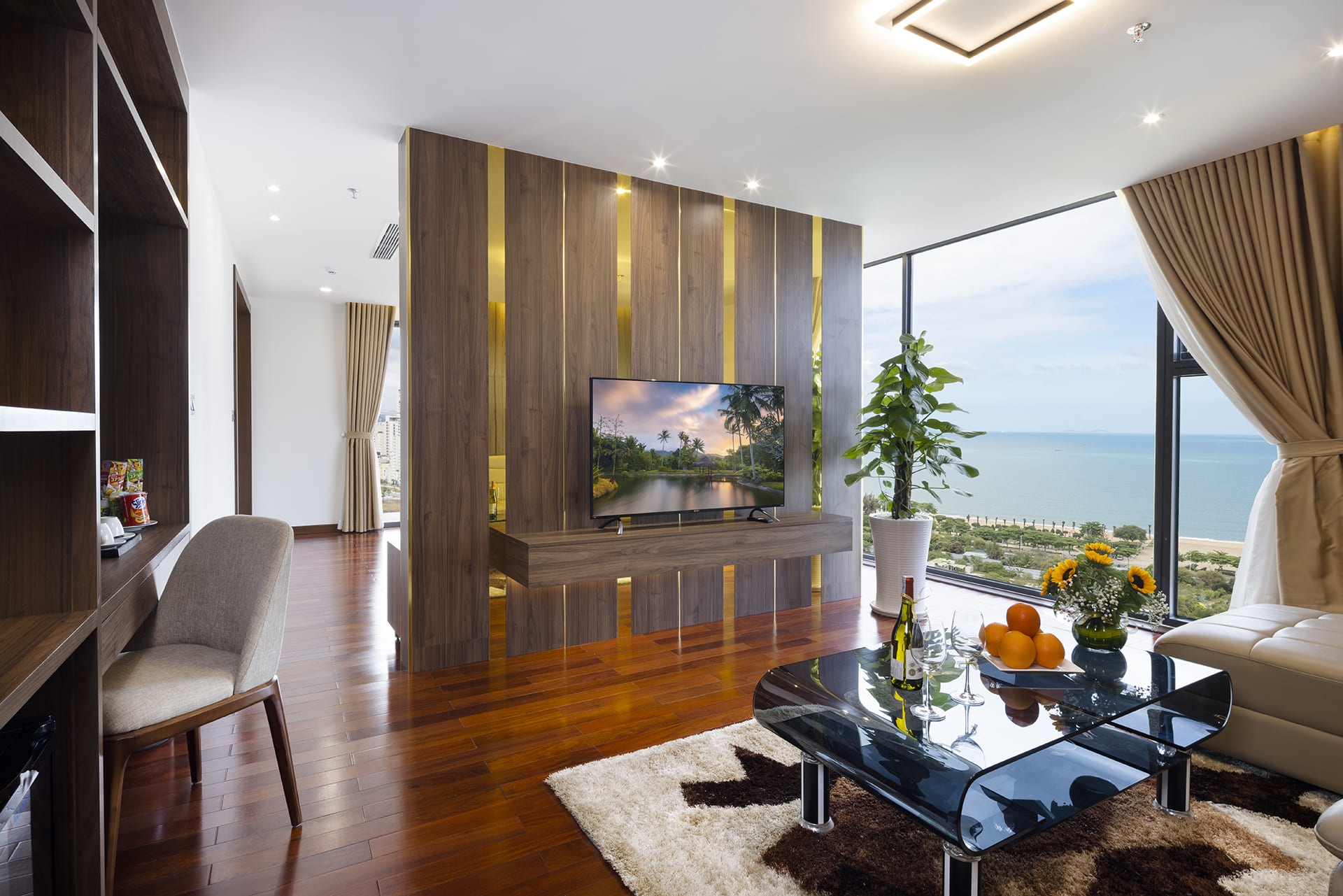 Miracle Luxury Hotel 3