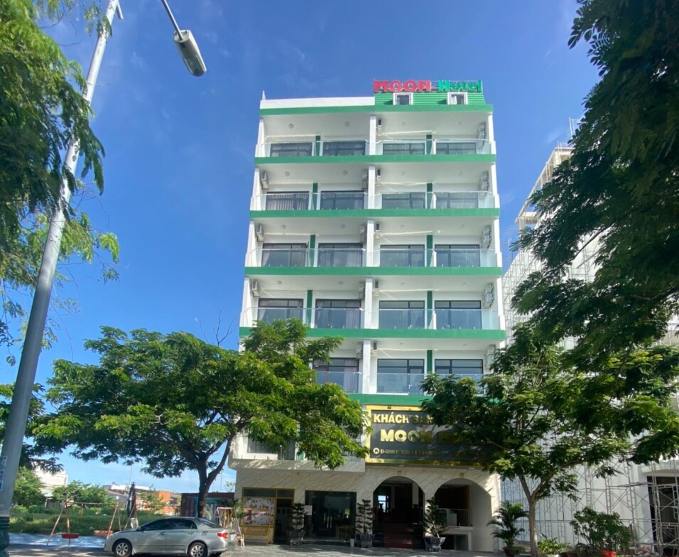Moon Hotel