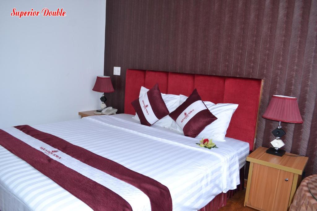 Mountain Town Hotel 4