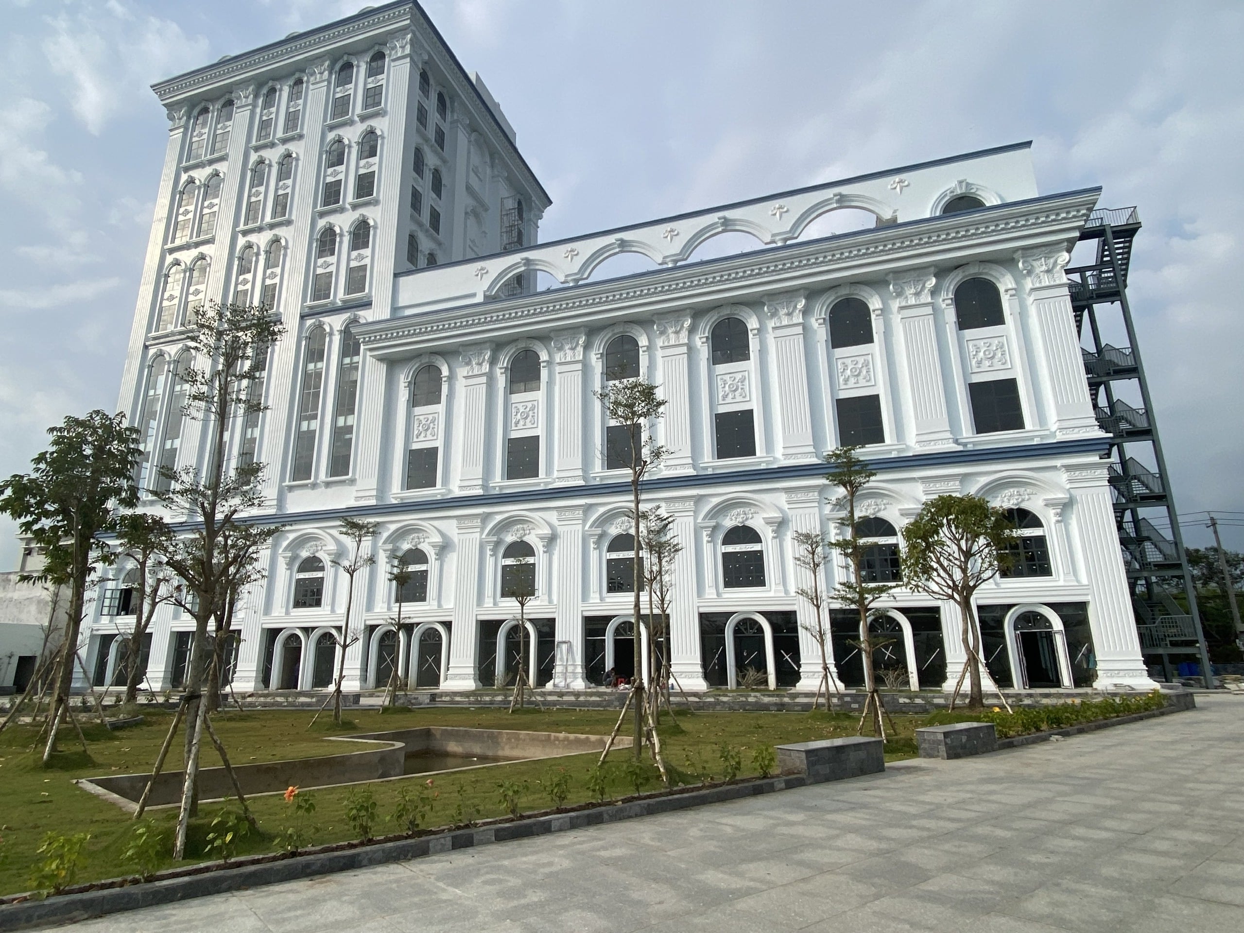 Ngoc Thu Palace