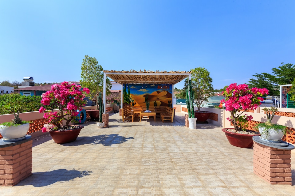 OYO 949 Sky Garden Resort 2