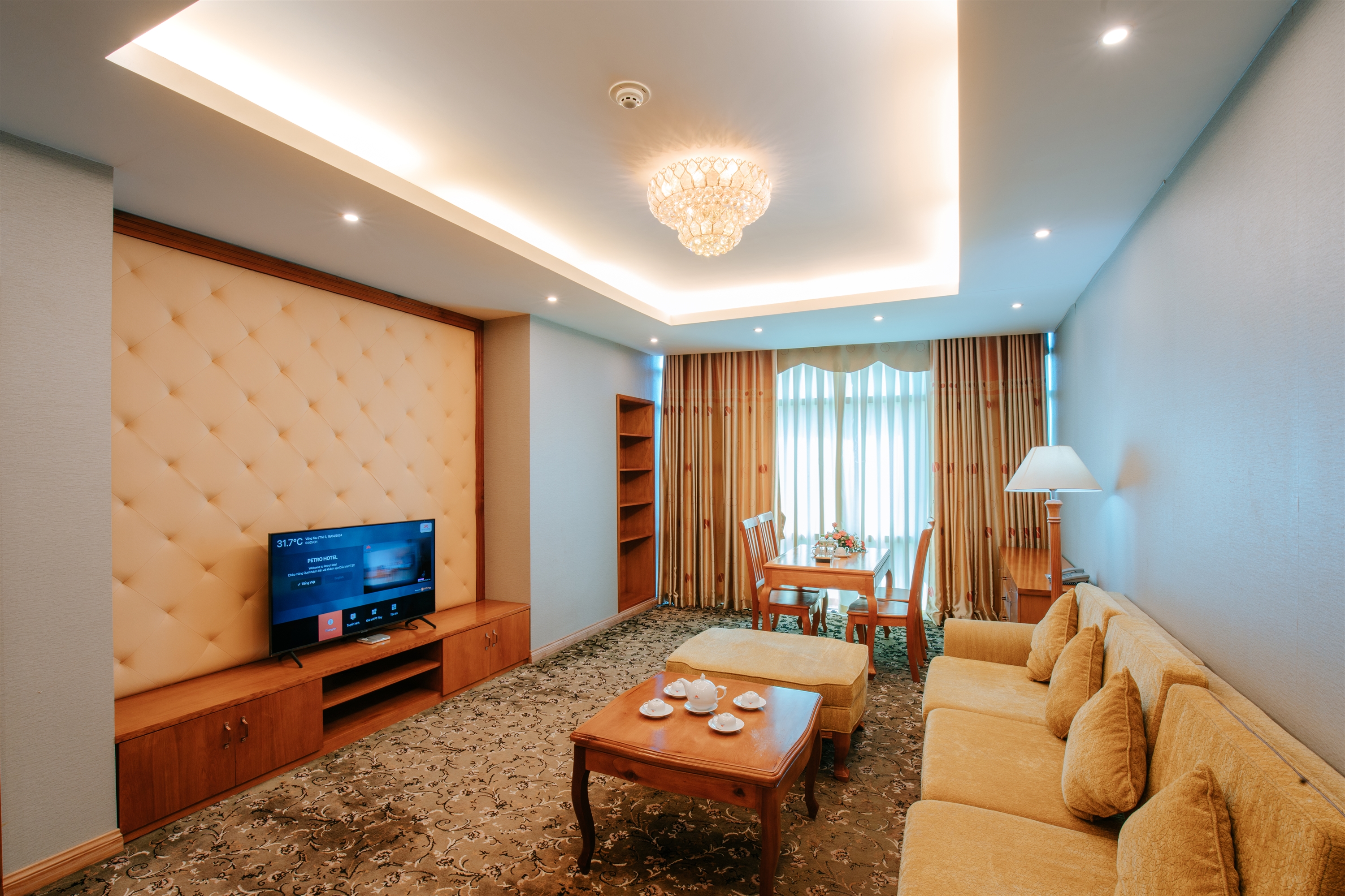 Petro Hotel 3