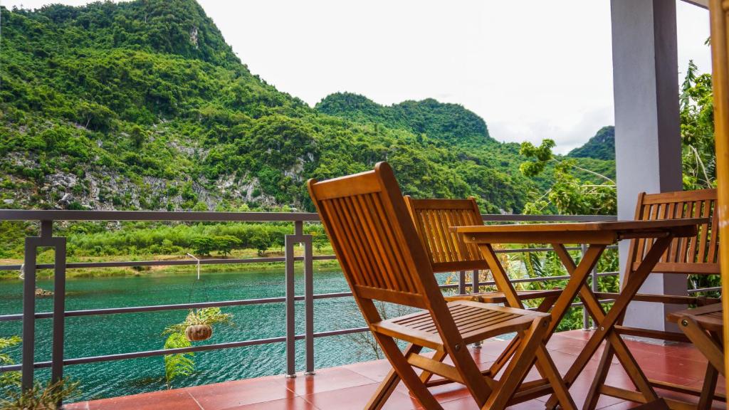 Phong Nha Riverhouse