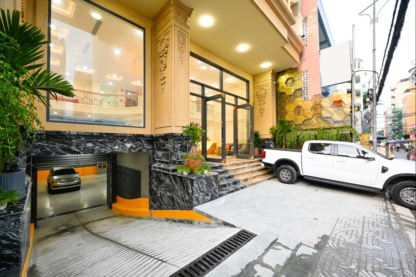 Plus Hotel 2