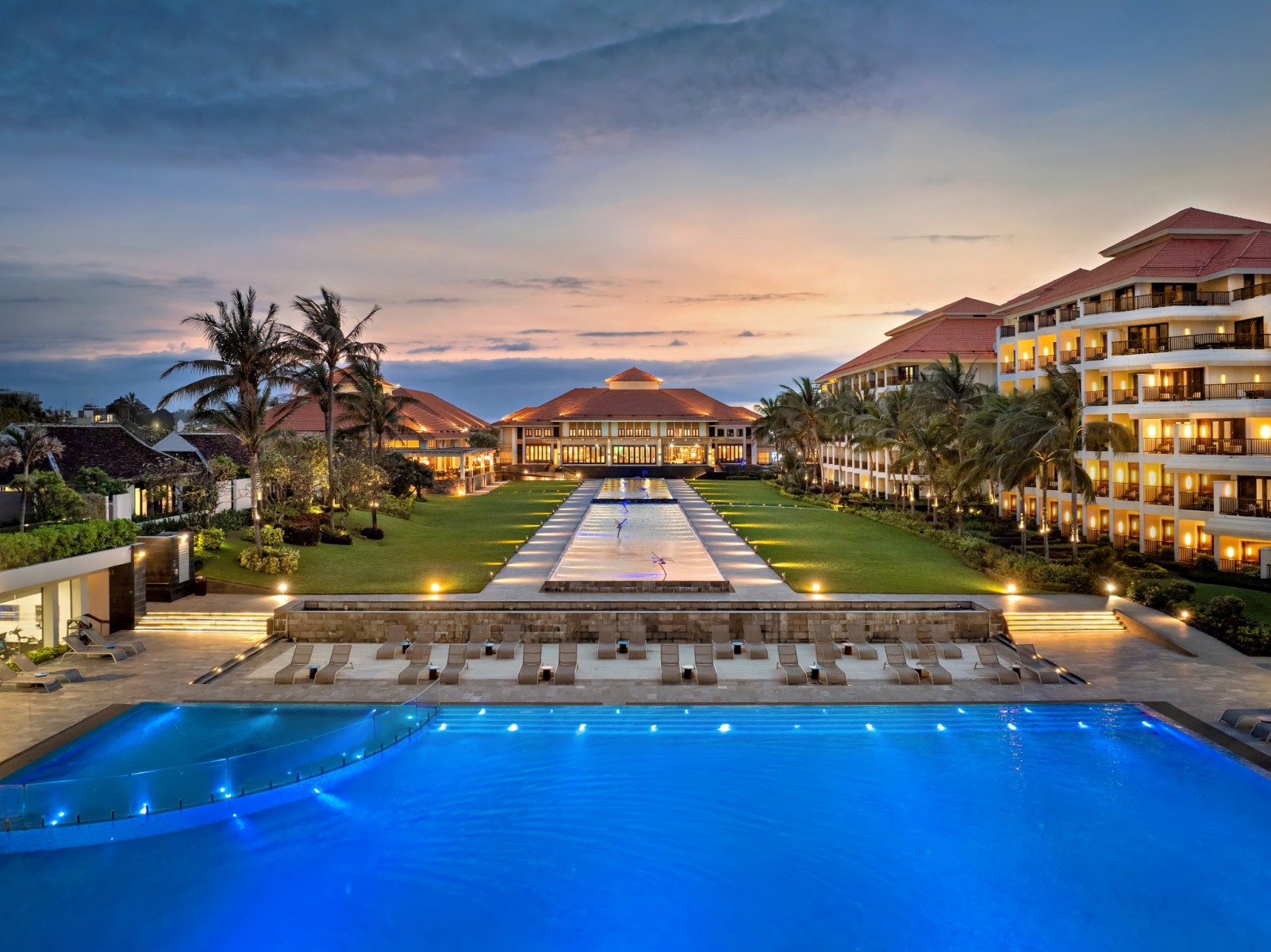 Pullman Danang Beach Resort 3