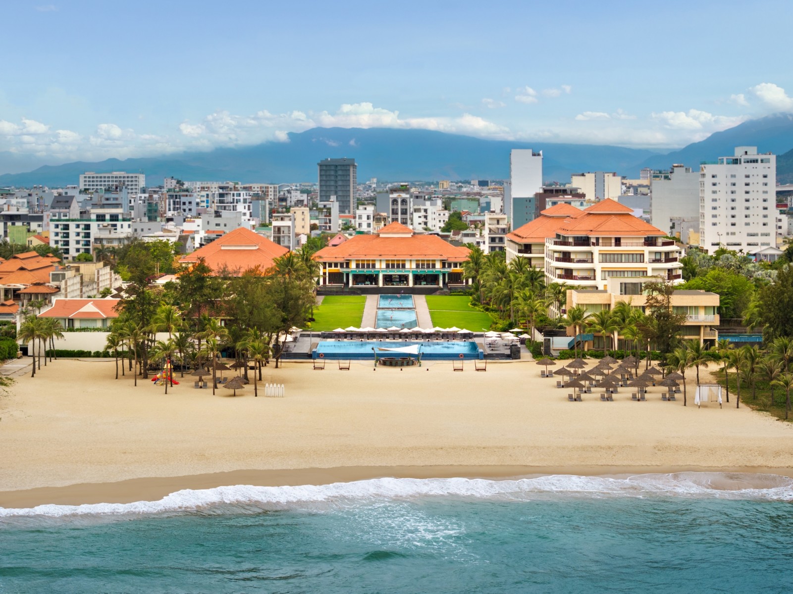 Pullman Danang Beach Resort 4