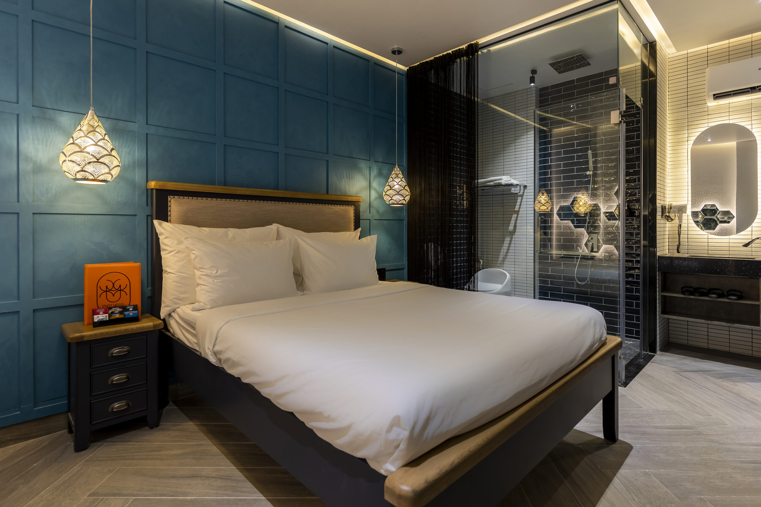 PYNT Hotel 8 4