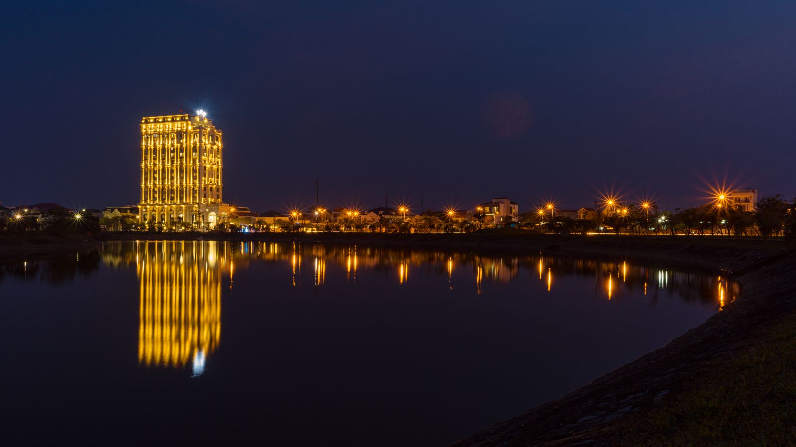 REX QUANG BINH HOTEL