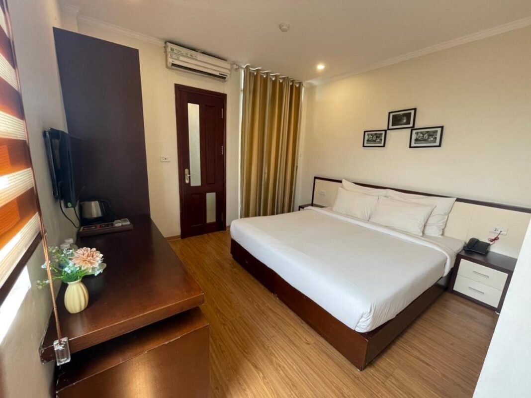 Rising Dragon Estate Hotel 3