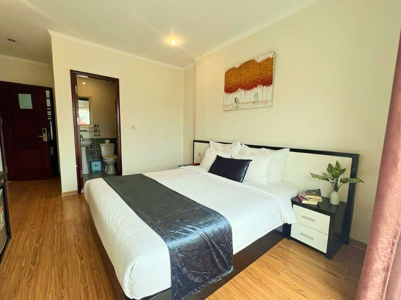 Rising Dragon Estate Hotel 4