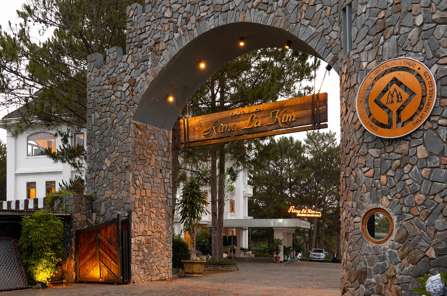 Rừng Lá Kim Resort