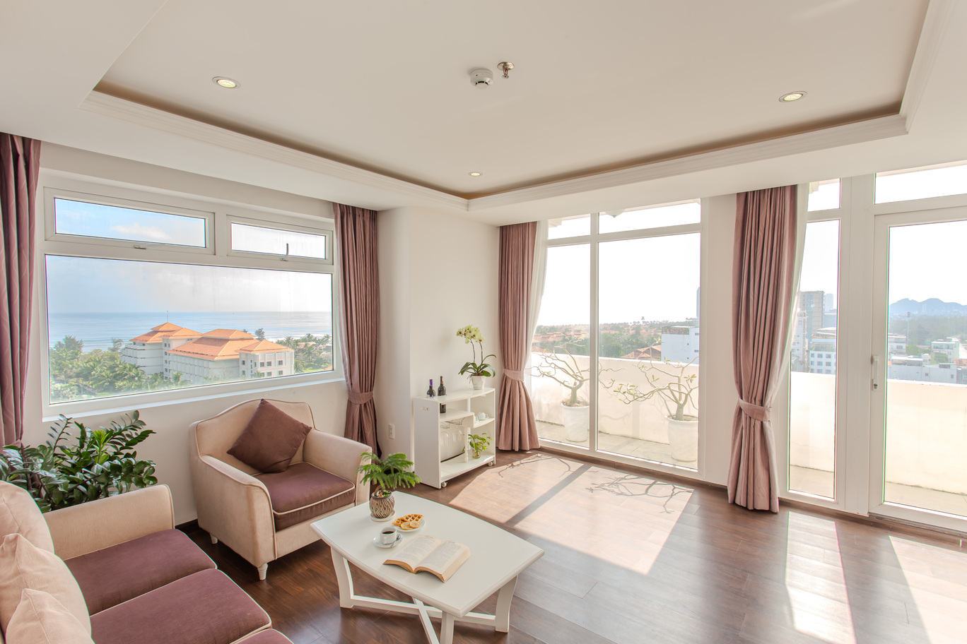 Sea Phoenix Hotel 4