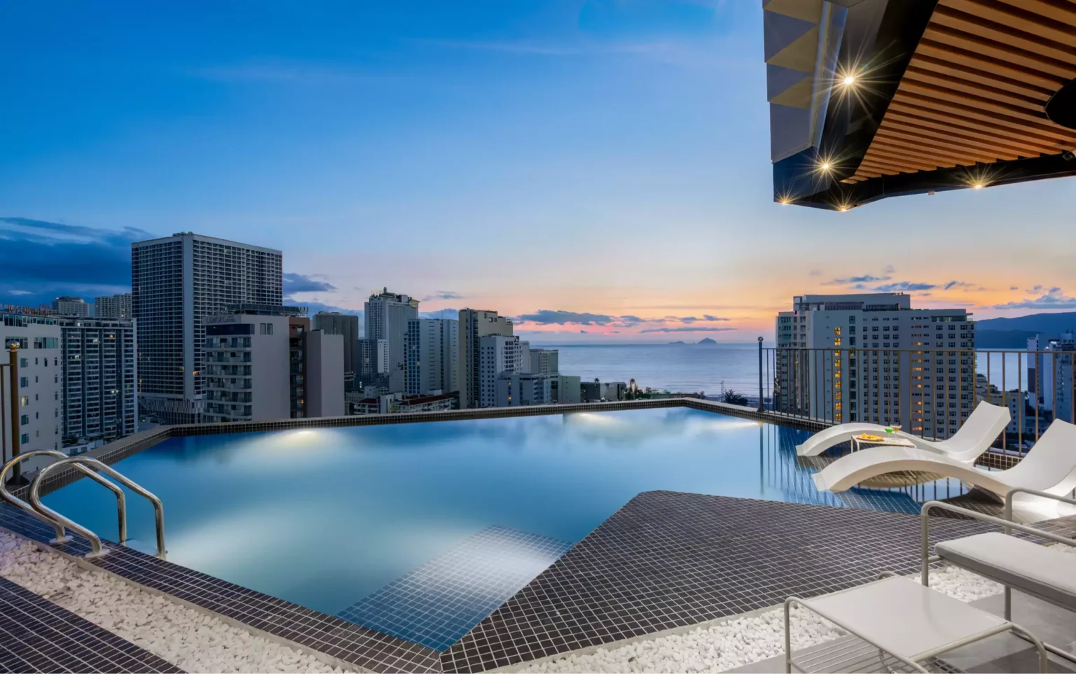 Seaside Boutique Hotel Nha Trang Beach 2