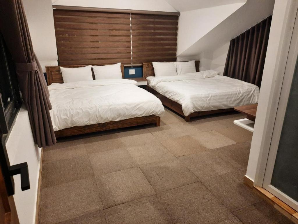 Sen Việt Hotel